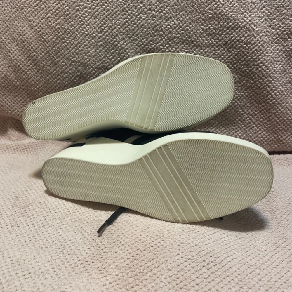 Booties - Picture 5 of 5